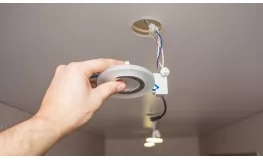 Монтаж светильников на натяжной потолок: пошаговый гид для дома